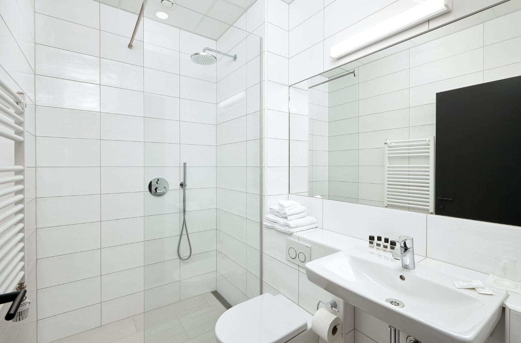 Hotel Cabin Рейкьявик Экстерьер фото